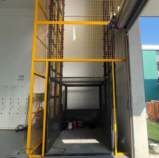 迪庆导轨式升降机助力物流园破解运输难题